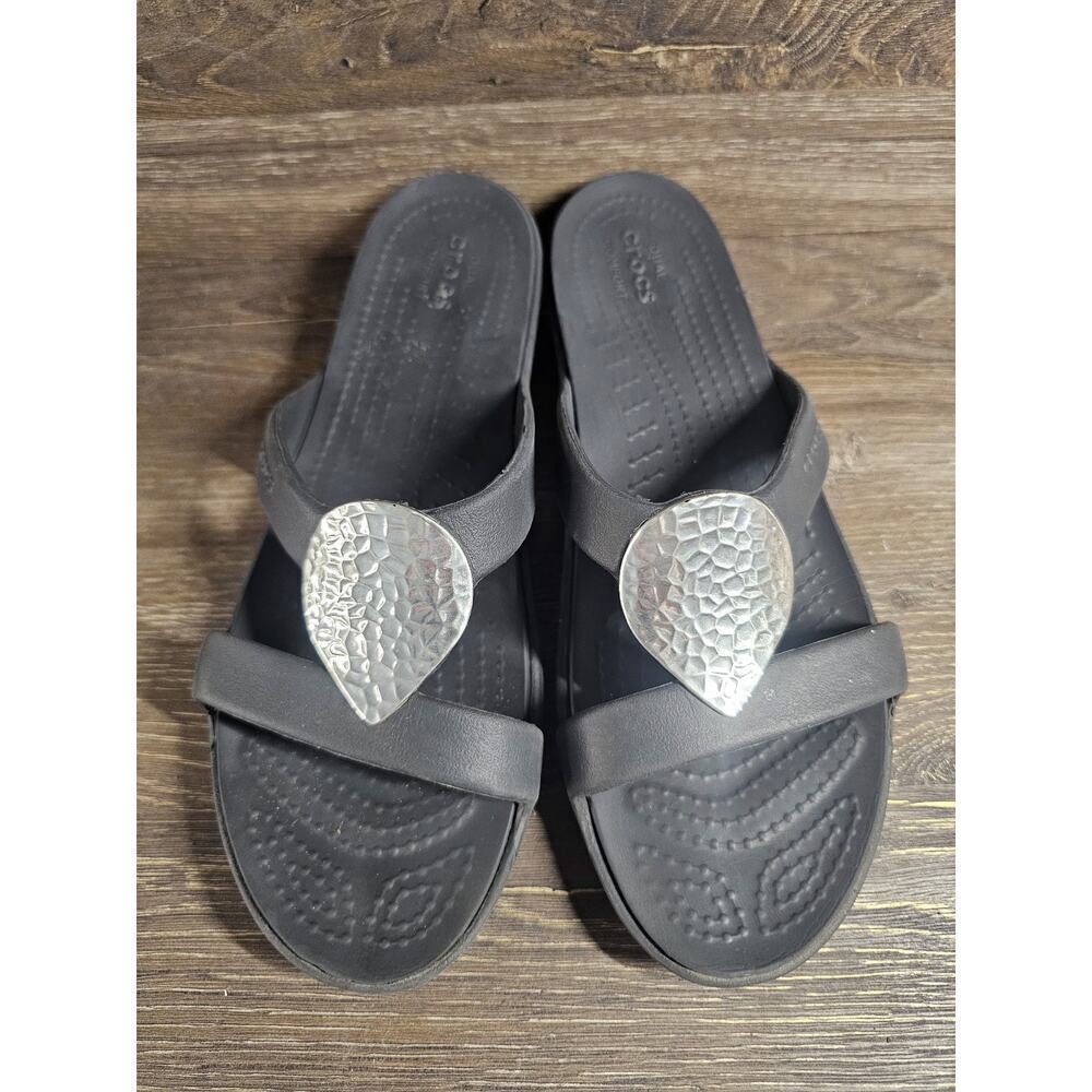 Crocs Sanrah Silver Hammered Tear Drop Design Sandal Womens Size 10 Black Shoe - Picture 3 of 7
